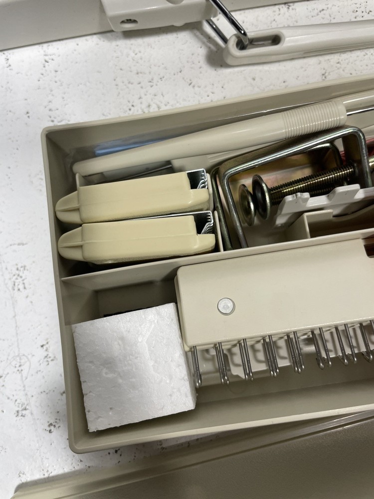 Singer Chunky Knitter Knitting Machine Model 150