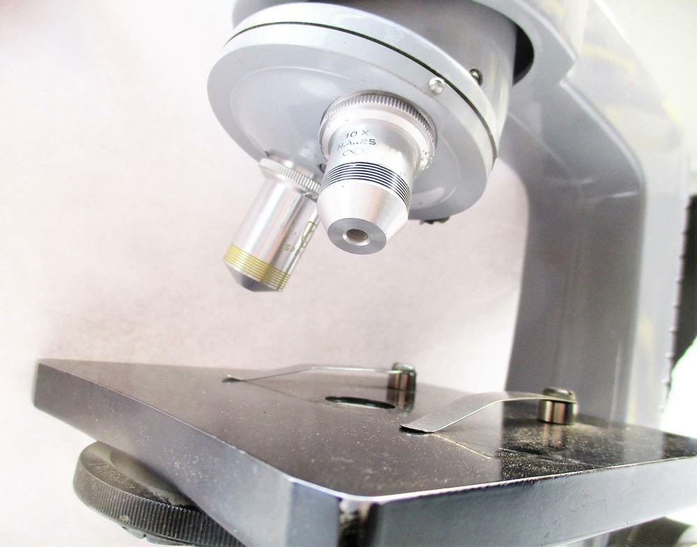American Optical Microscope Spencer Sixty With 10X And 43X Objectives