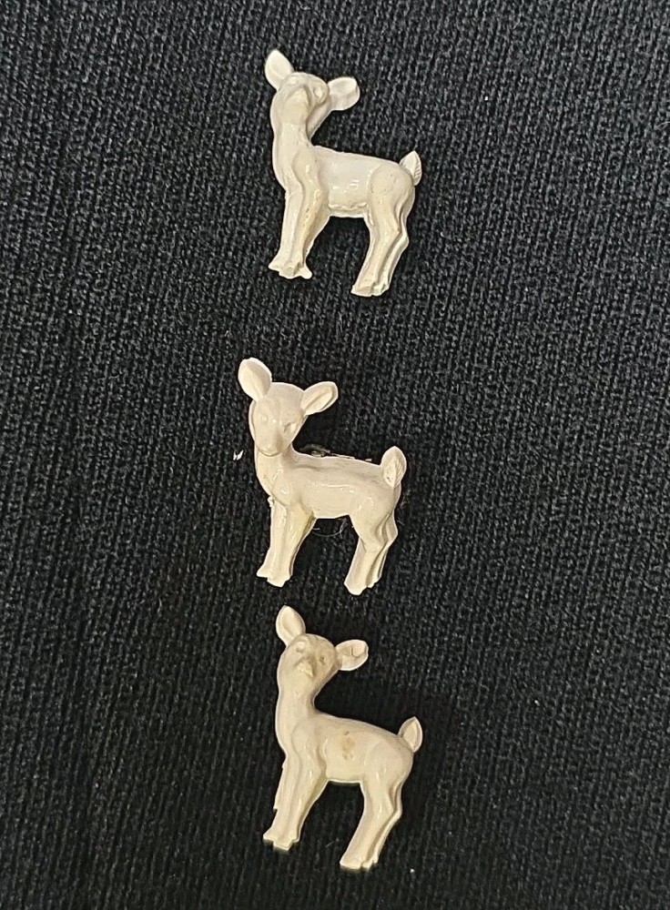 3 Vintage White Deer Buttons