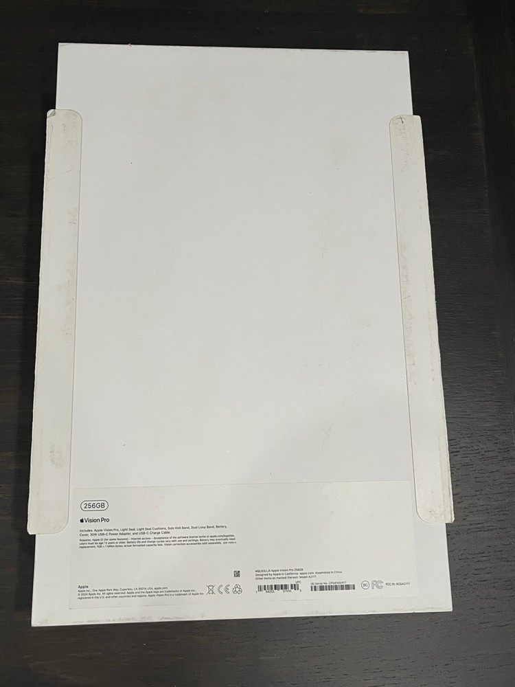 Apple Vision Pro - M2 - 256GB - MQL83LL/A - A2117