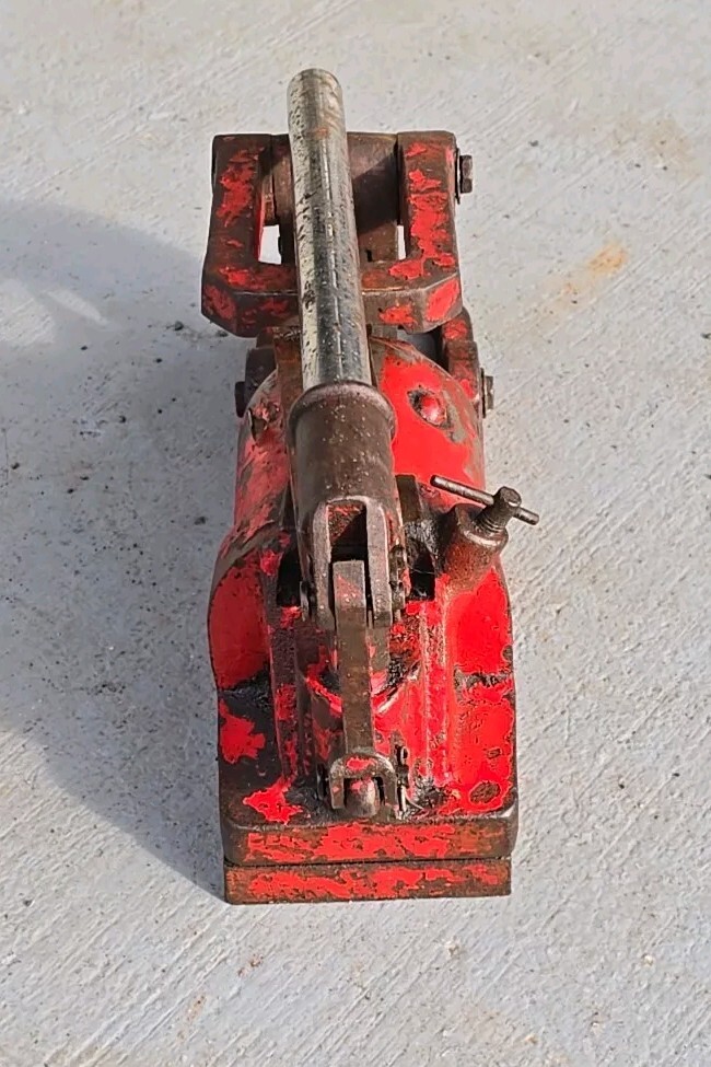 Old Hydraulic Steel Wire Cutter