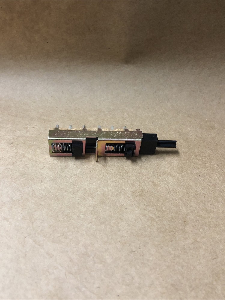 SWITCHCRAFT PART# 81121A30A