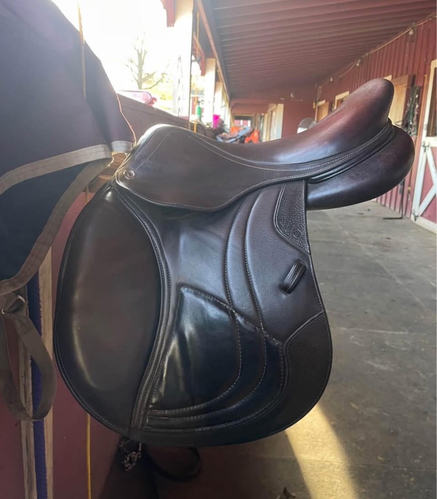 CWD Saddle 17 Excellent Condition