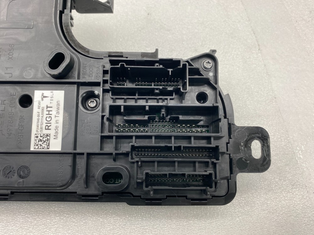 ⭕20-24 Tesla Model Y Right Low Voltage Controller Electronic Module 1497846-00-F