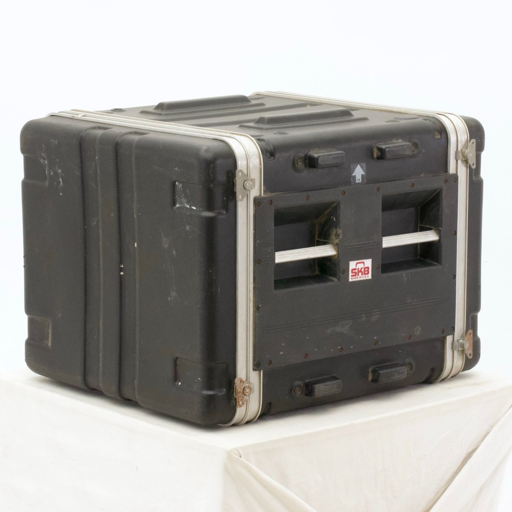 SKB 8-Space Shock-Mount Rack, 20-in Deep with Internal Suspension