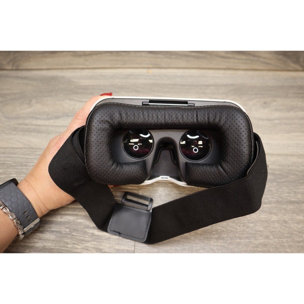 Sharper Image 2017 VR Virtual Reality Glasses White Head Set Visor System