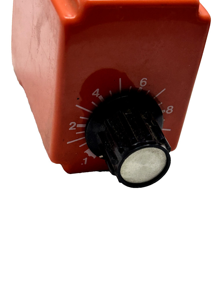 NAT!ONAL CONTROLS CORP NCC SOLID STATE TIMER MODEL T2K-10-441 RANGE .1 - 10 SEC.