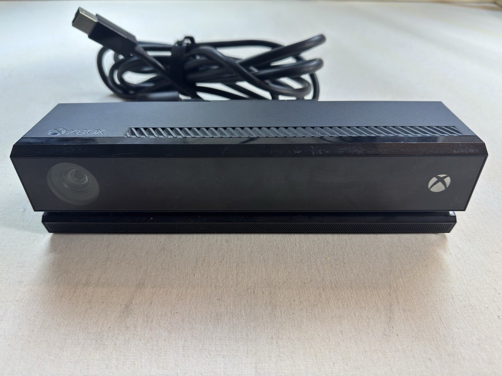 Microsoft Xbox One Kinect Sensor Wired Black for Xbox One Console Used