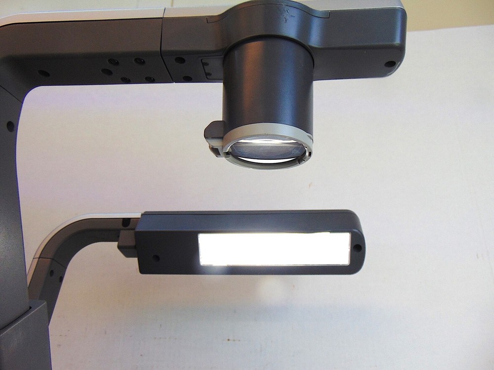 Elmo Visual Presenter Projector Model P100 - With Remote-Works Good - S7089