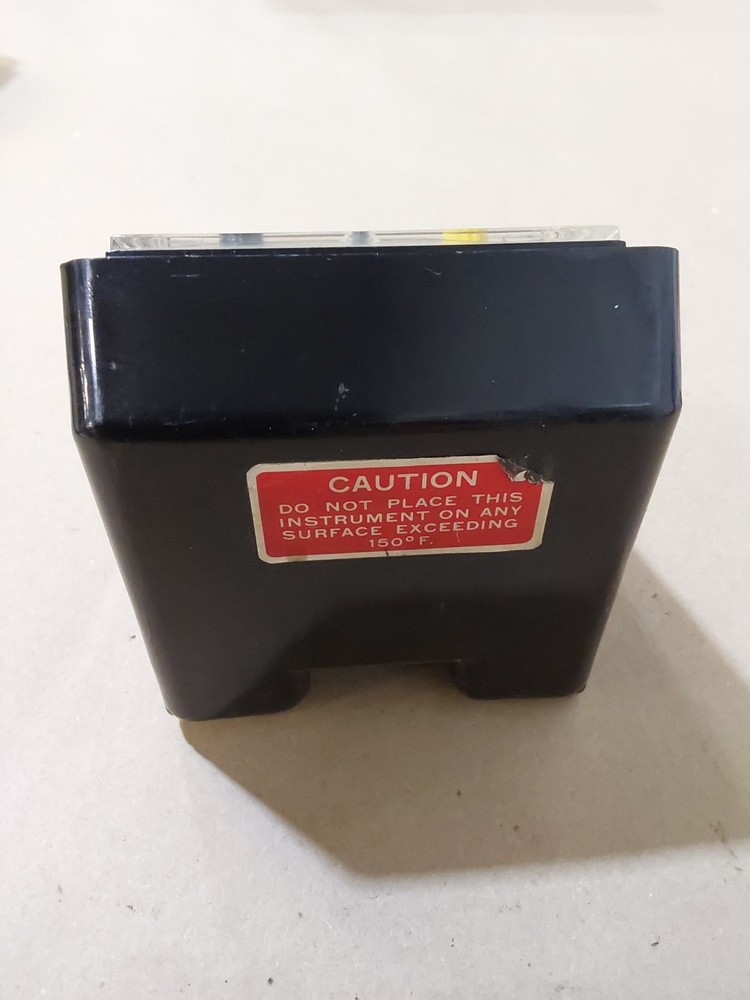 Fisher Scientific Co. Model 32-JG Analog Panel Meter