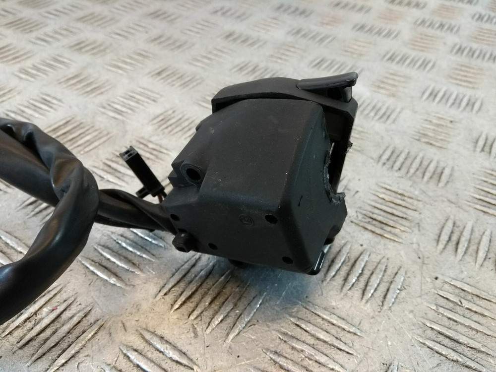 2017 YAMAHA MT 125 Left Hand Switch Gear