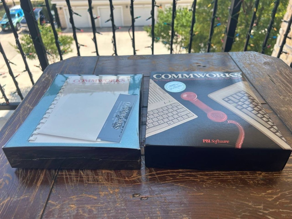 COMMWORKS PBI software Apple II Macintosh. Tlecommunications Solution 1986 year