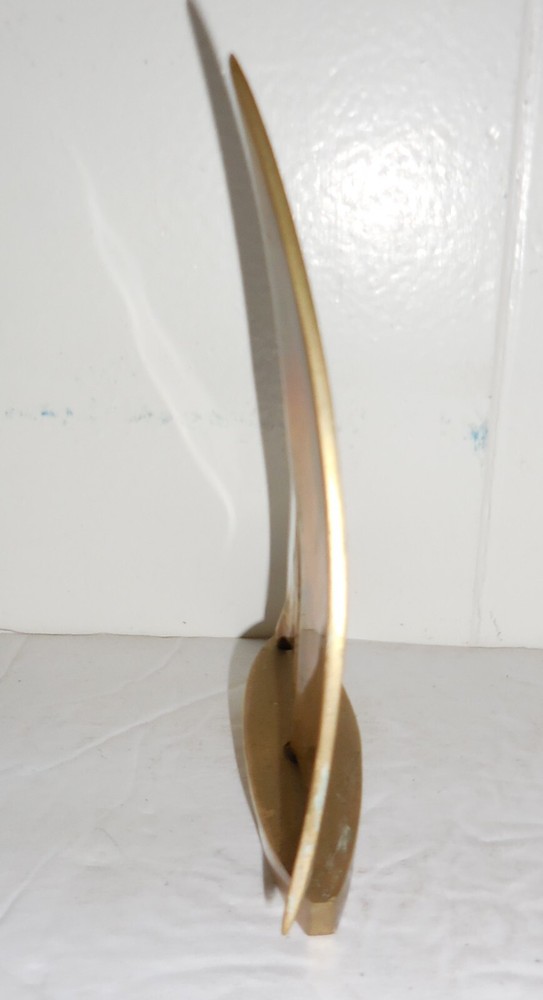 VINTAGE SOLID BRASS FIGURINE SCULPTURE SAILING BOAT DESIGN