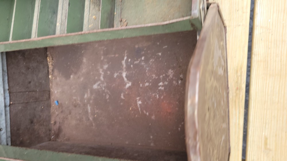 Kennedy Toolbox 1018 Cantilever Toolbox ( needs work ) sold as is