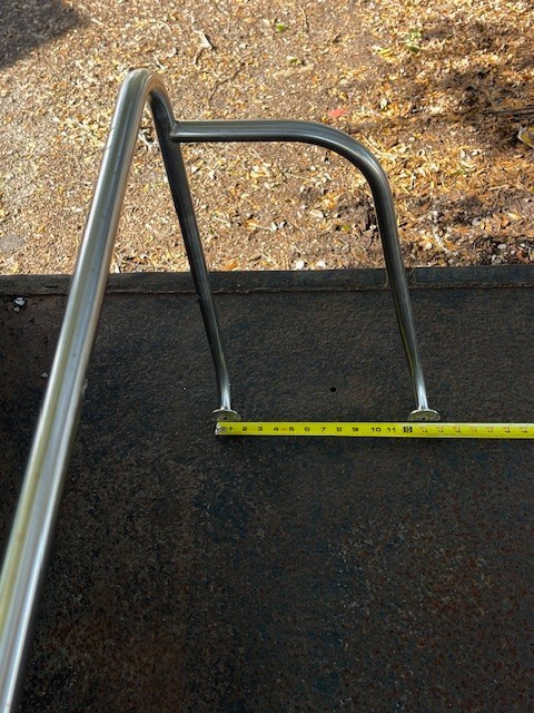 WINDSHIELD GRABRAIL CENTER CONSOLE