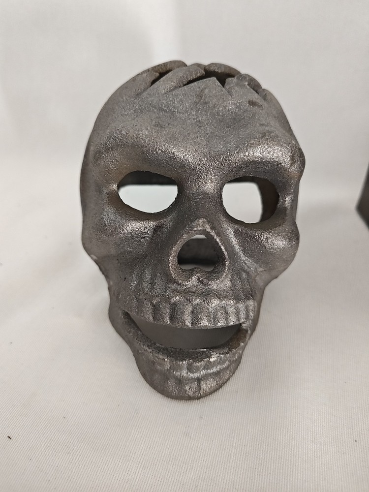 Fire Pit Single Skull Fireplace Firepit Campfire Halloween 1 Piece Open box