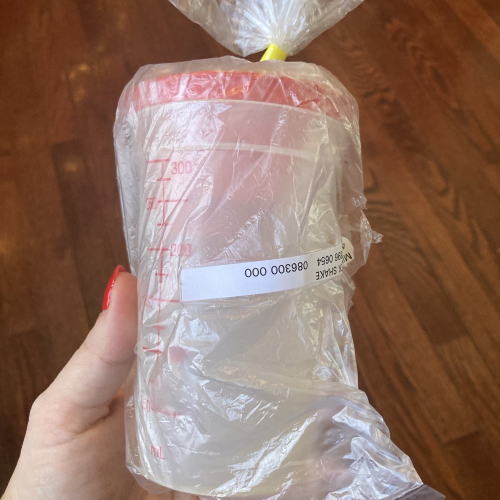 Tupperware Mini Quick Shake Container new Shaker Measure Cup