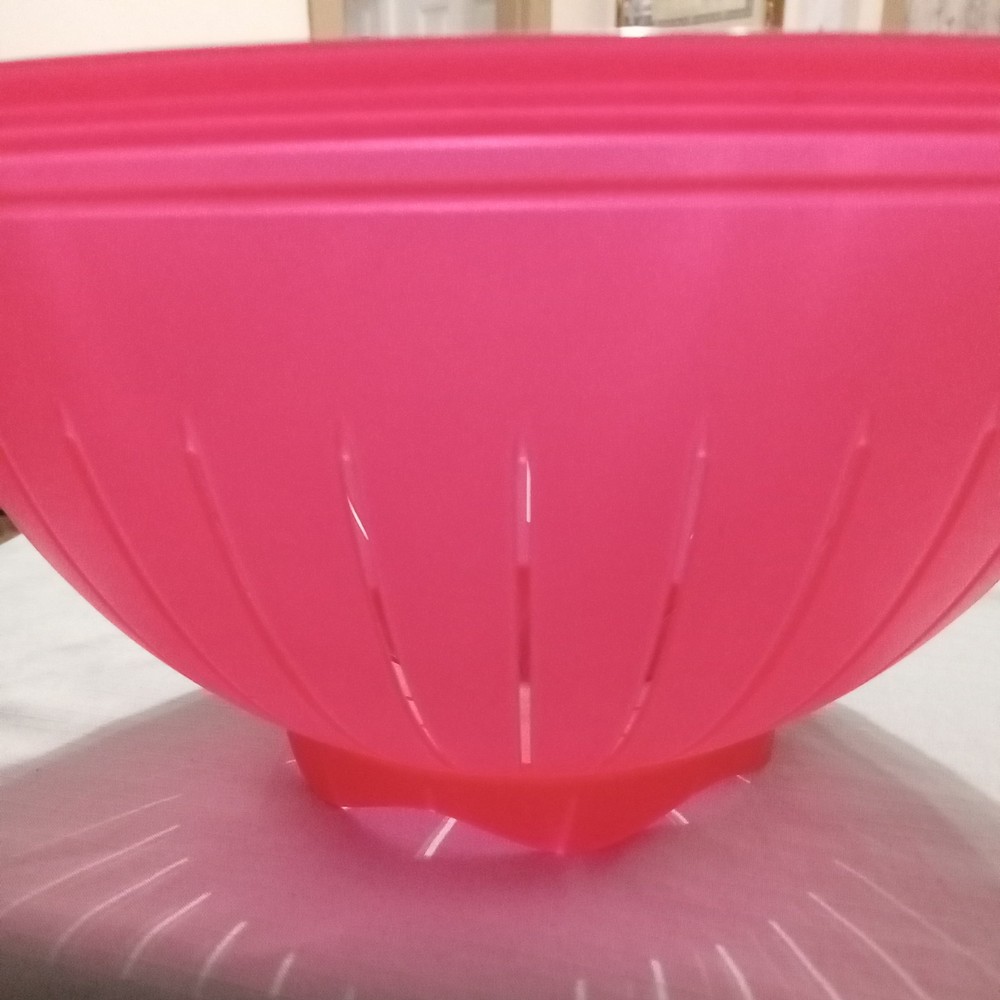 Tupperware Strainer Bowl Colander Pink