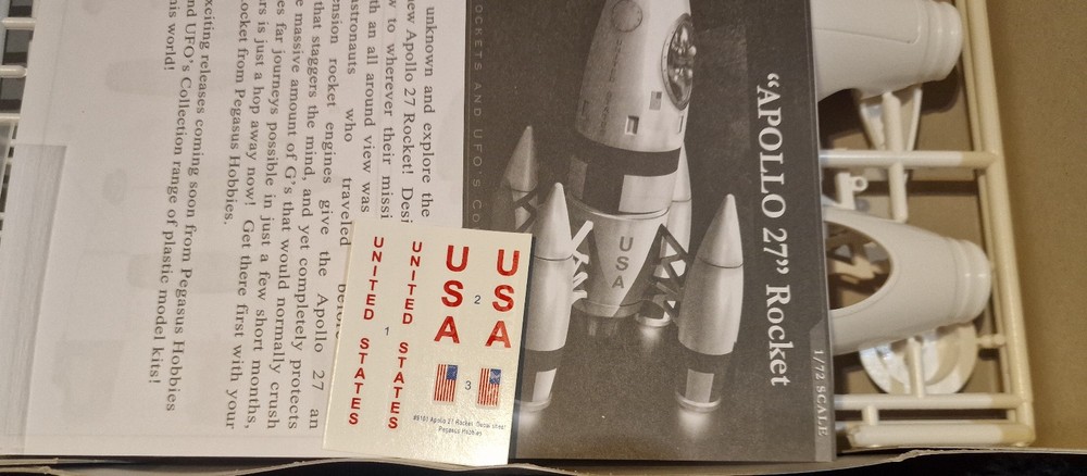 Space : Apollo 27 rocket model kit made by PEGASUS
