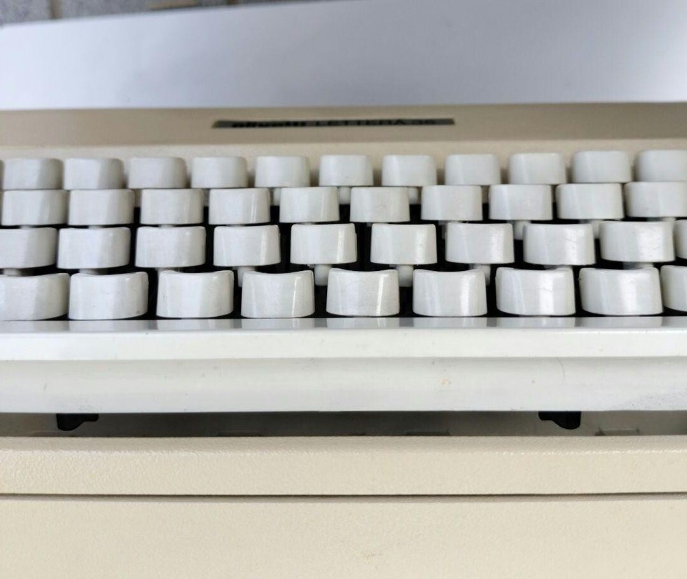 olivetti lettera 35 Typewriter NoChecked