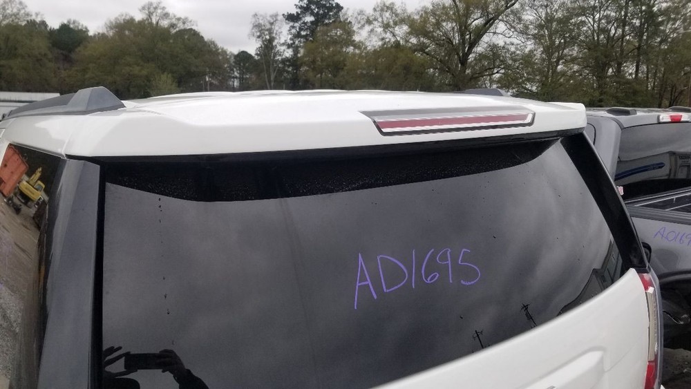 15 GMC YUKON REAR DECKLID HATCH WITH REAR VIEW CAMERA WHITE