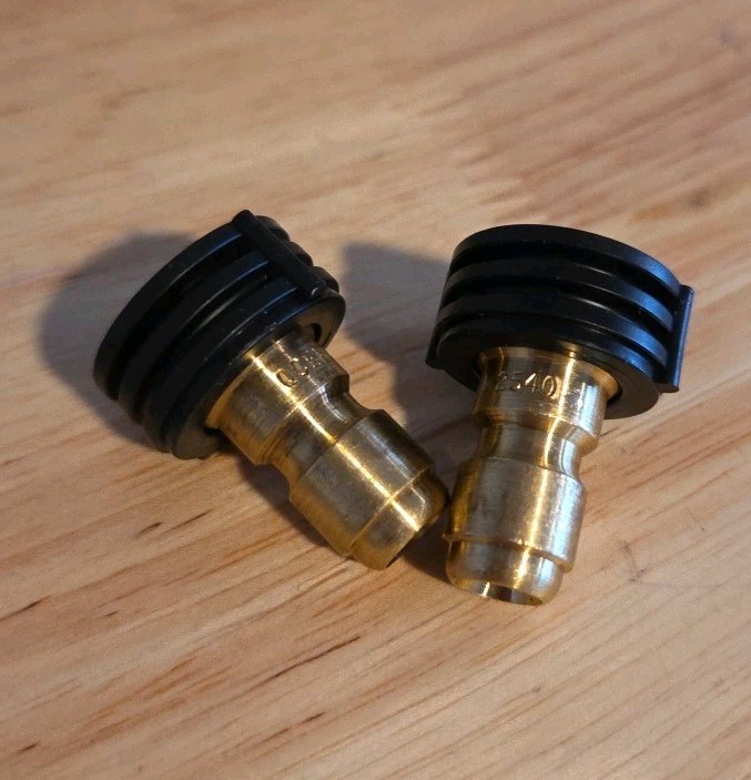 Spraying Systems 9000S2540 Black Quick-Connect Nozzle 1/4" Angle 15° 4000psi 2pc
