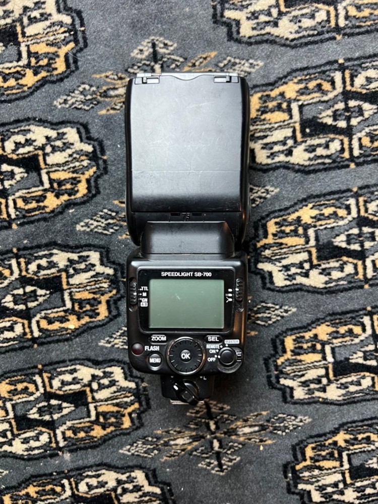 Nikon Speedlight SB-700 Flash