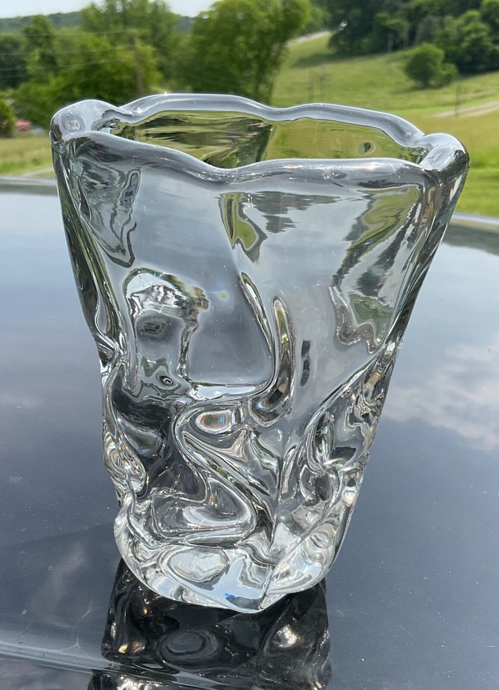 Heavy crystal vase 6" wavey pattern