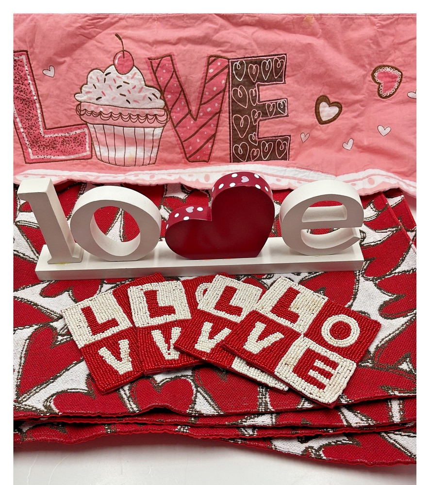 Valentine's Day Table Runner & Placemat Set Quilted Hearts