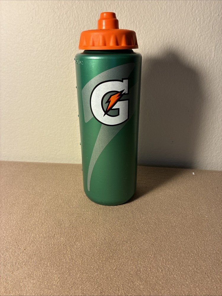 20oz Gatorade Squeeze Plastic Water Bottle - Green