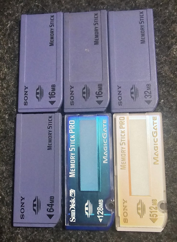 Memory Stick PRO Lot (6)