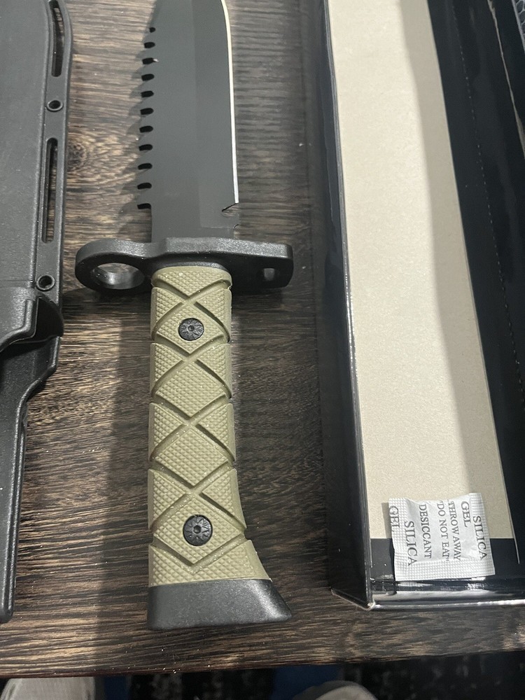 WARTECH HWT101B Fixed Blade Bowie Tactical Serrated