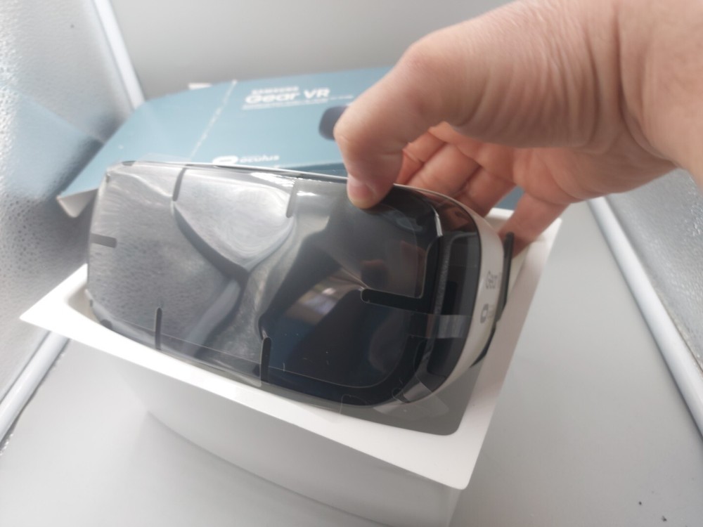 Samsung Gear VR Powered by Oculus - New, Open Box