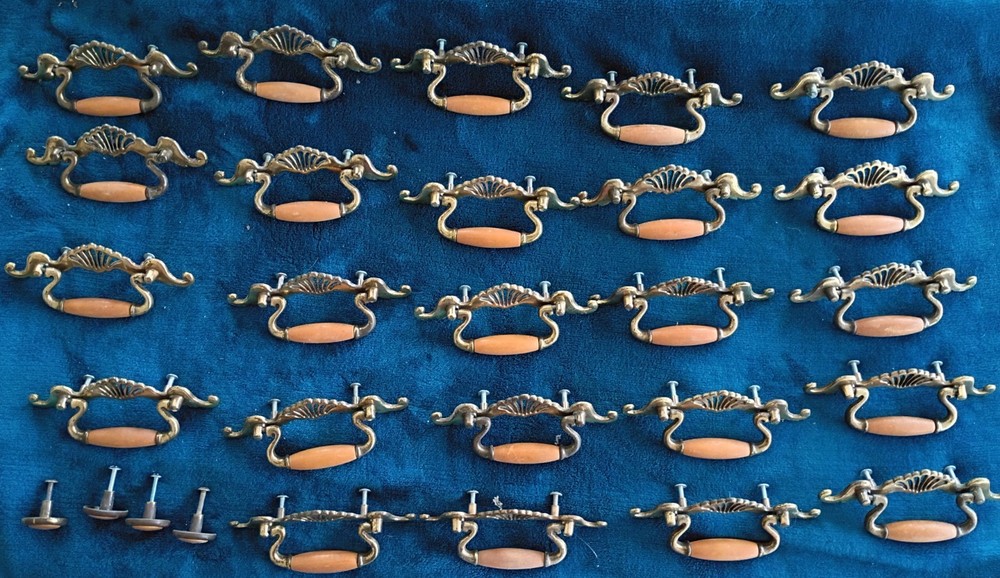 Vtg 24 Brass Oak FRENCH PROVINCIAL Hardware Drawer Pull 2 1/2"centers + 4 Knobs