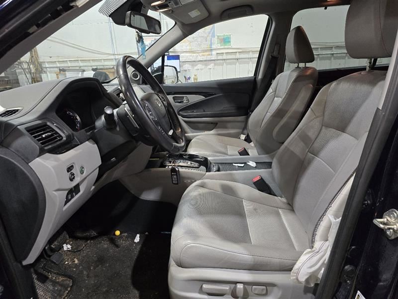 PILOT 2016 Dash Bezel 608572