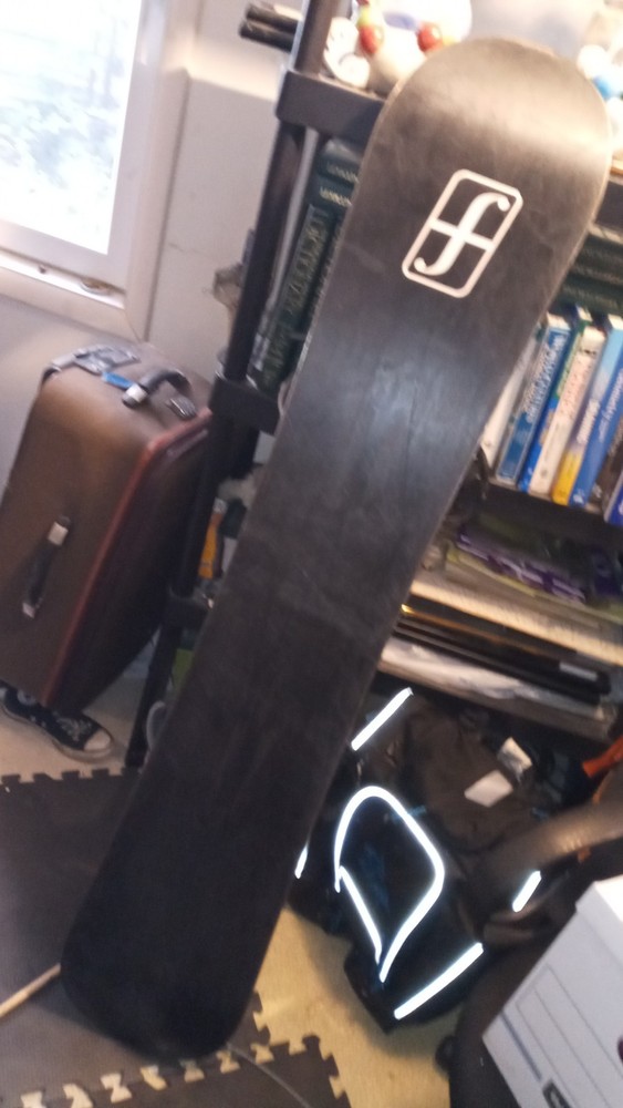 DC Snowboard with bindings