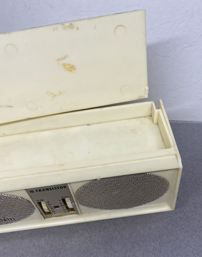 Vintage North American Transistor Solid State Radio
