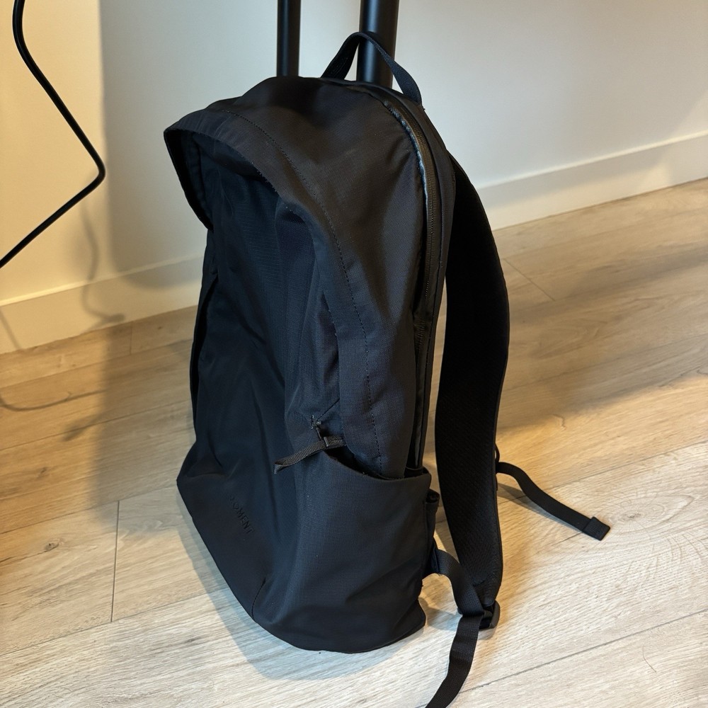 Black Moment Everything 21 liter backpack excellent condition