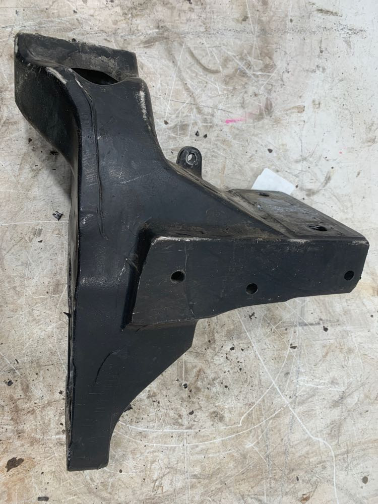 2016 Peterbilt 579 Cab Mount (630-10694)