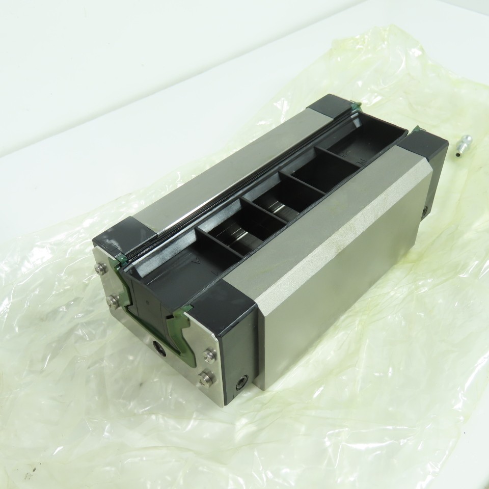 Rexroth R182432310 Roller Carriage Block 41918