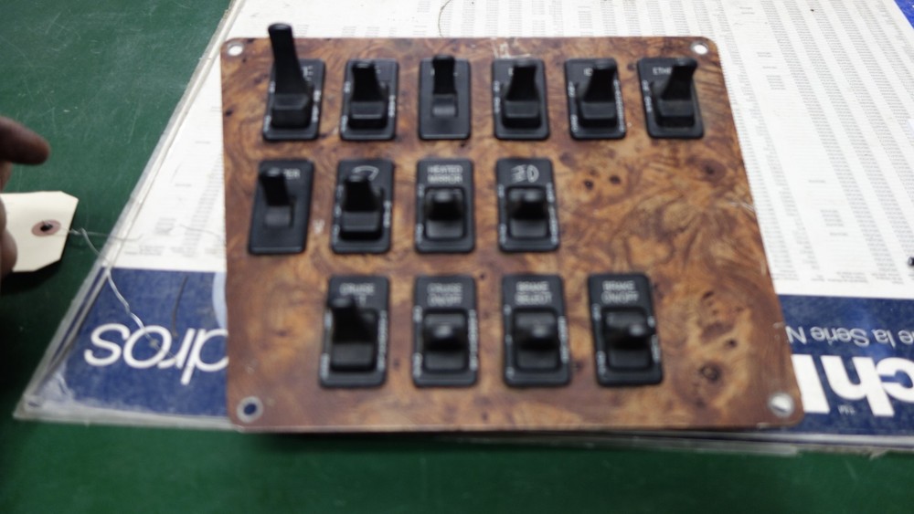 International 9900 Switch Panel w 14 Switches