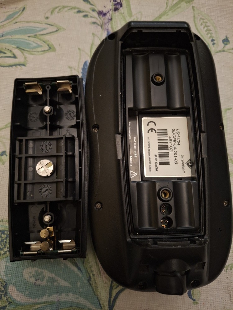 Raymarine RC400 Portable GPS Chartplotter, Unit Only Needs Rechargable Batteries