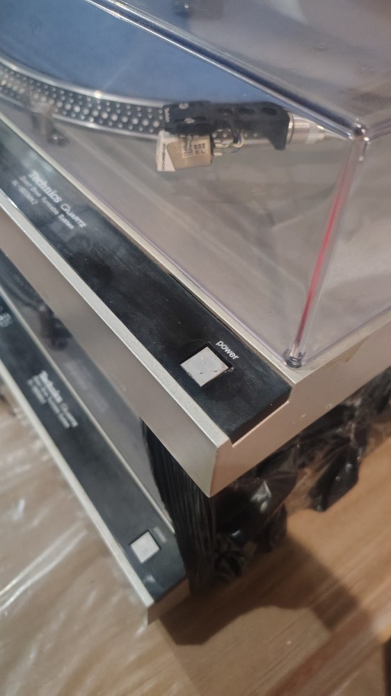 2 Technics SL-1800MK2 Turntables Direct Drive DJ Turntable