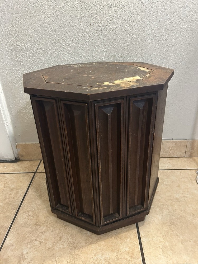 Middle Century Classic Drum Table ￼