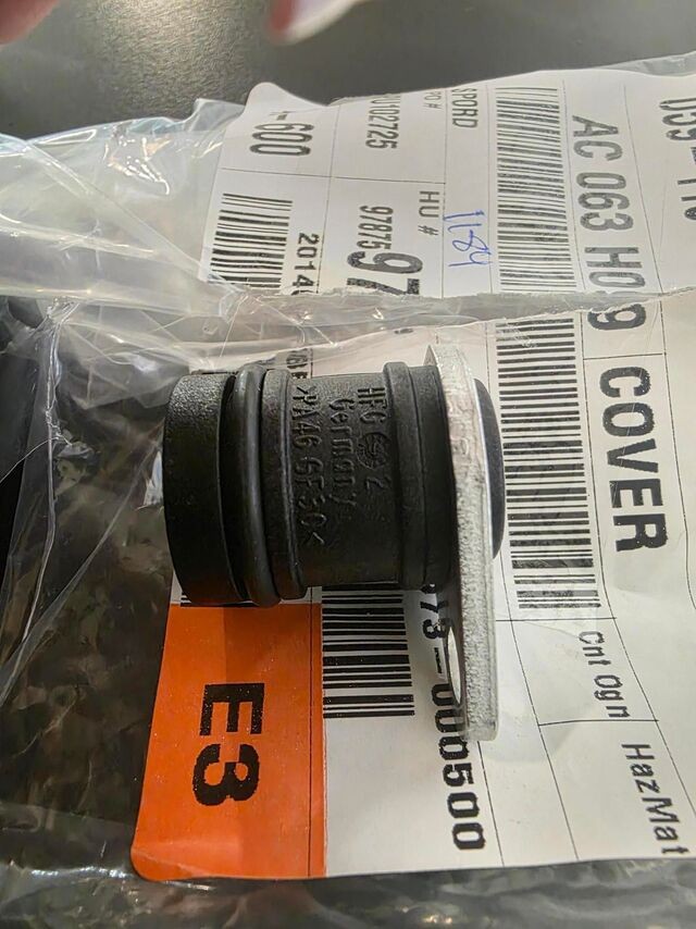 Genuine Volkswagen Cover 059-115-185-D