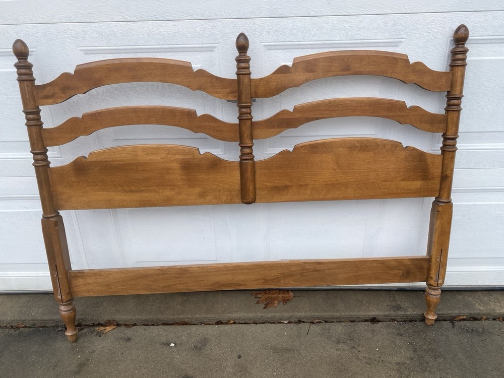 Ethan Allen Heirloom Maple Nutmeg Full Size Headboard