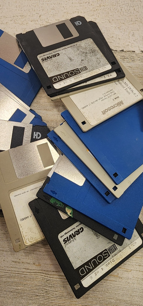Lot of 27 3.5" Computer Disk
