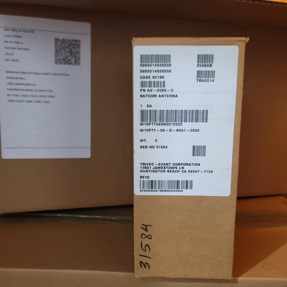 New Trivec Avant AV 2055-3 UHF Satcom Satellite Communication Antenna System