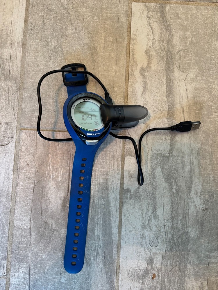 Mares Puck Pro Wrist Dive Computer with Dive Link USB