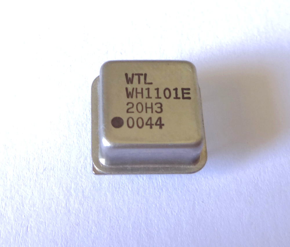 1 pc 20.000 MHz Oscillator with Output Control